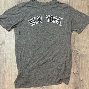 Gray 'New York' Short Sleeve Graphic Tee